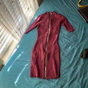 Short sleeve long body fit dress